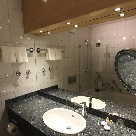 Eden-hotel 4* غوتنغن